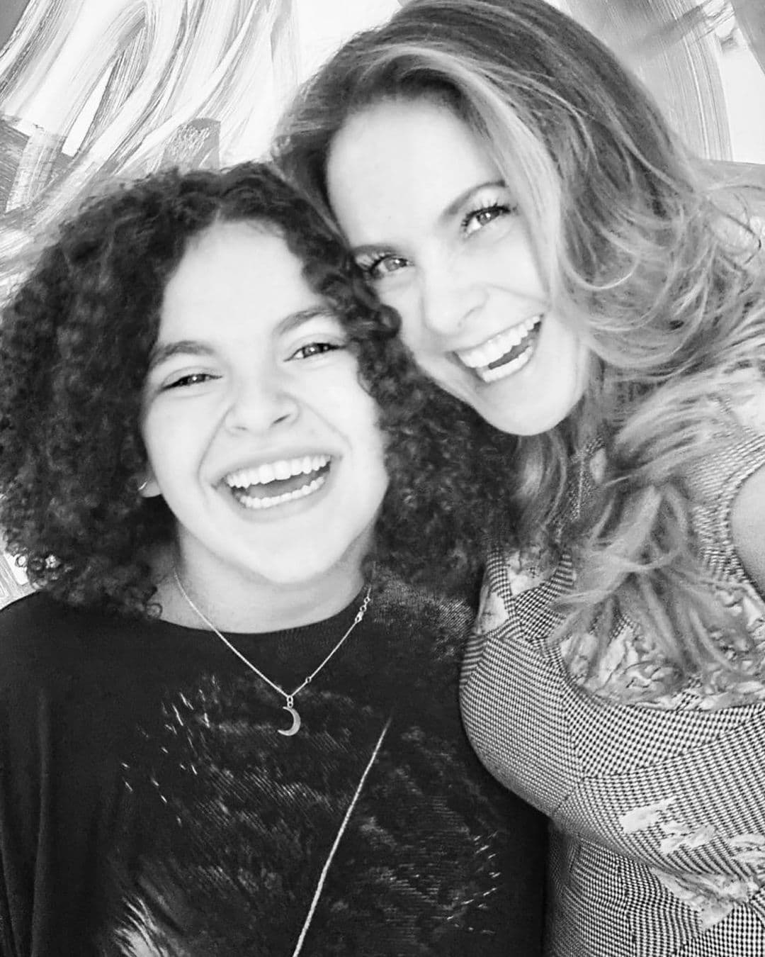 Lucero, por fin, canta junto a su hija: "Qué regalo más hermoso me ha dado mi nena"