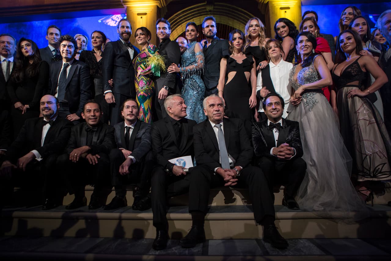 Los personajes de 'Médicos Línea de Vida' están listos para ejercer en televisión