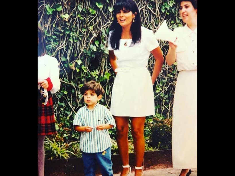 “Sí le hice muchas fiestas a mi hijo porque llega una edad en donde ya no quieren fiestas. Entonces de chiquito pues yo sí le organizaba sus fiestas. Le llevaba mago, piñata y el show de los Power Rangers. No tiene para nada (Eugenio), o sea, nunca estuvo para él para nada. Se queja mucho, se queja mucho, pero pues Eduardo tiene mucha mamá”, comentó a People en Español.