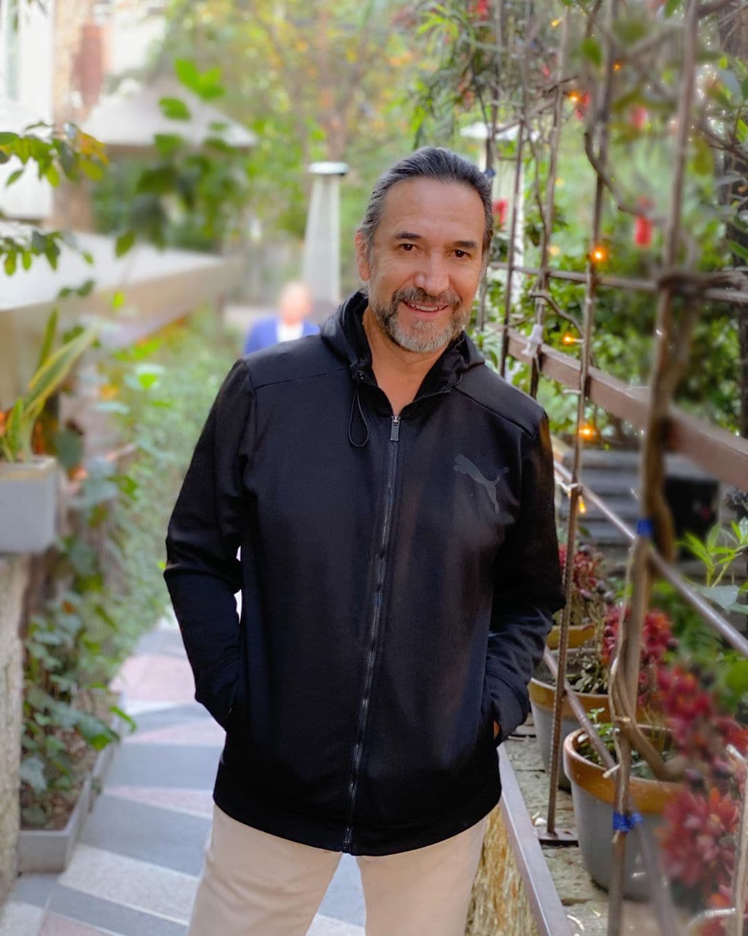 Marco Antonio Solís no tiene ningún interés en la política: 'Zapatero a tu zapato'