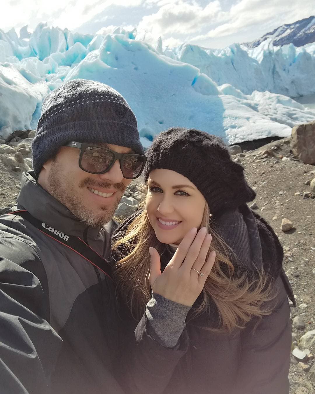 En febrero de 2017, Ingrid utilizó sus redes sociales para anunciar su compromiso con Rodrigo, momento que aconteció durante su viaje a Calafate, Argentina. “Quiero compartirles algo que me tiene feliz @rodrigoluque y yo estamos comprometidos y estamos viviendo un momento increíble en nuestras vidas”, expresó.