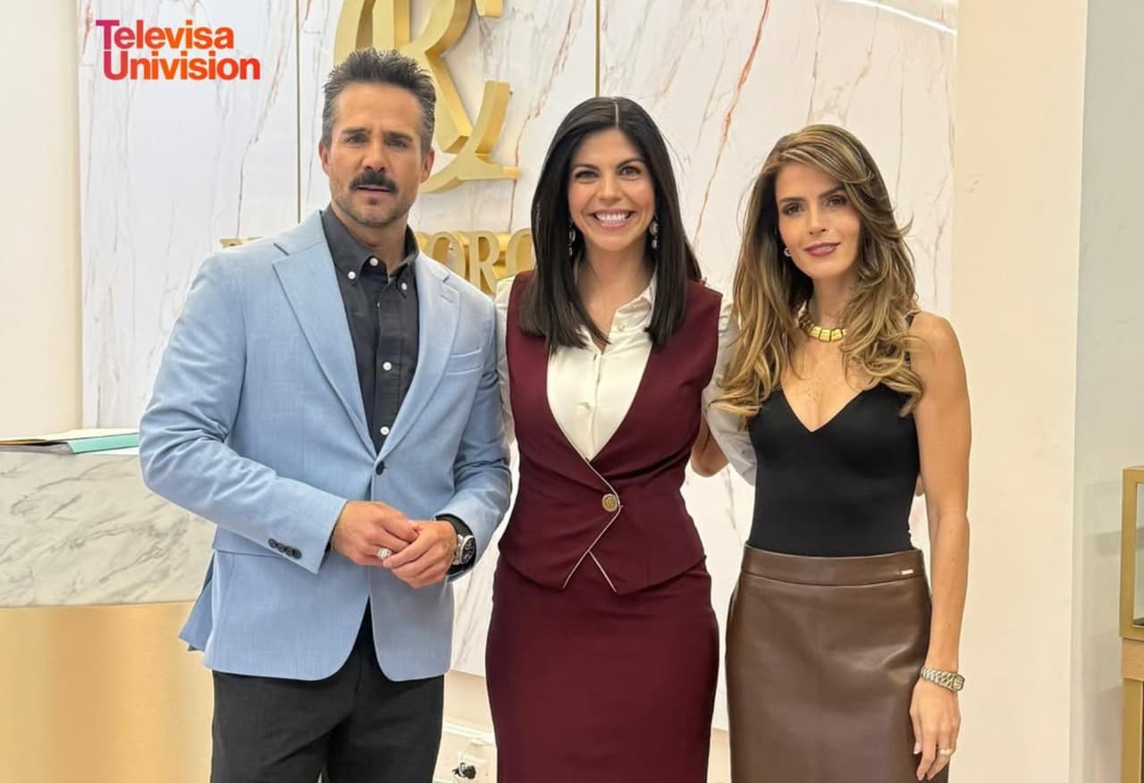 Elenco nueva producción de Rosy Ocampo. José Ron, África Zavala y Claudia Álvarez.