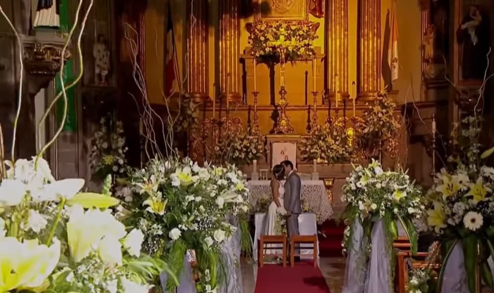 ‘Mentir para vivir’ (2013). David Zepeda interpretó a ‘Ricardo Sánchez’, quien llegó al altar con ‘Oriana’ (Mayrín Villanueva).