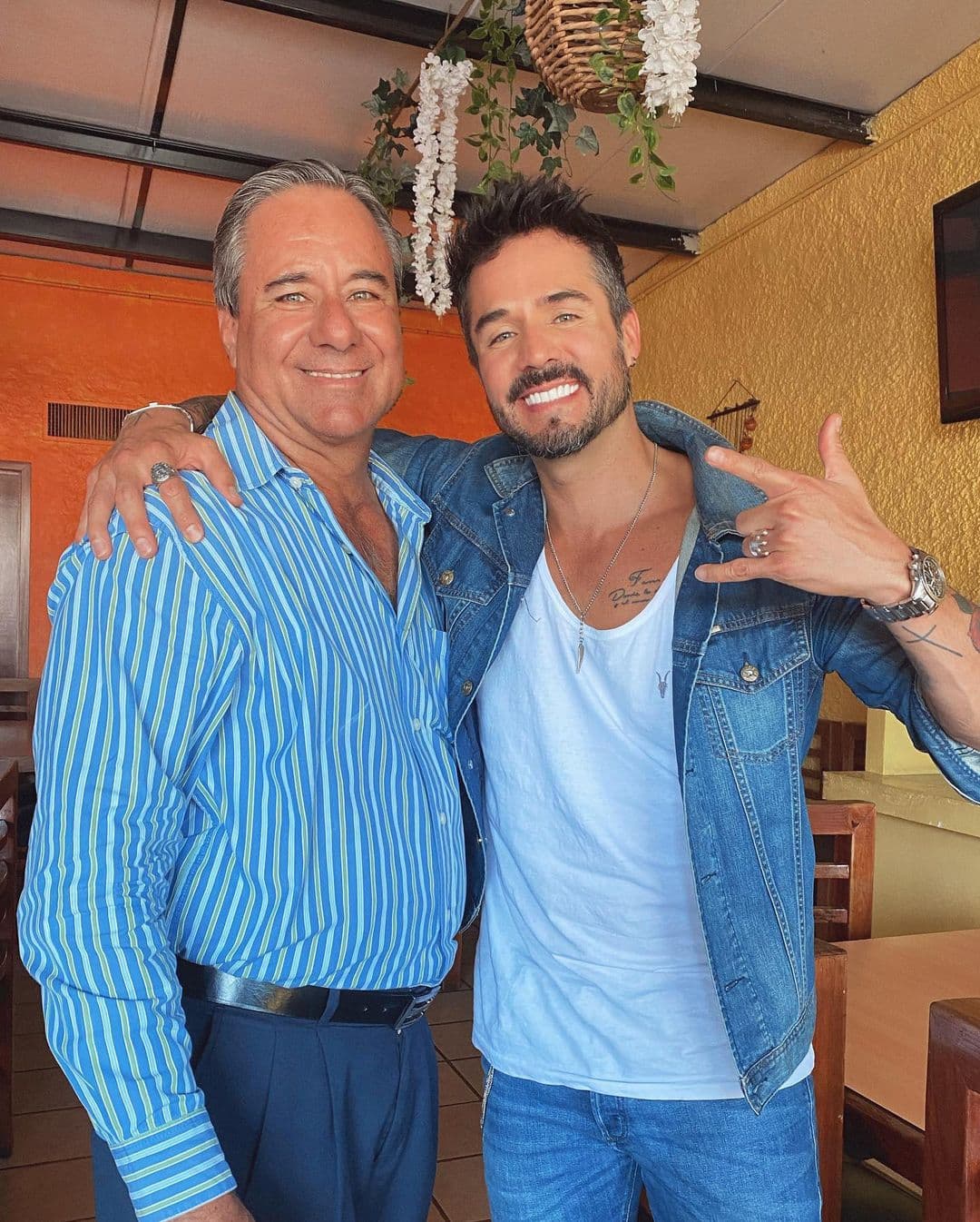 Don Jacinto Ron es papá de José Ron.