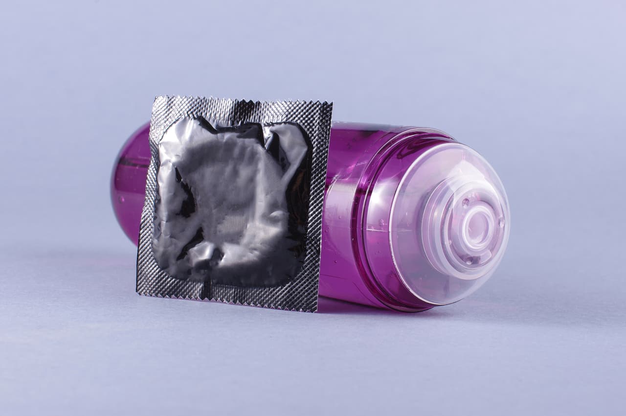 Recuerda que el lubricante y el condón serán tus mejores aliados. ¡Protégete y cuida tu salud!