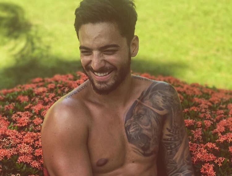 Su sonrisa pícara siempre lo delata