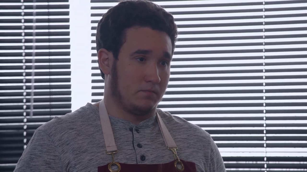 Chucho defiende a Romina en esta escena exclusiva de ‘S.O.S Me estoy enamorando’