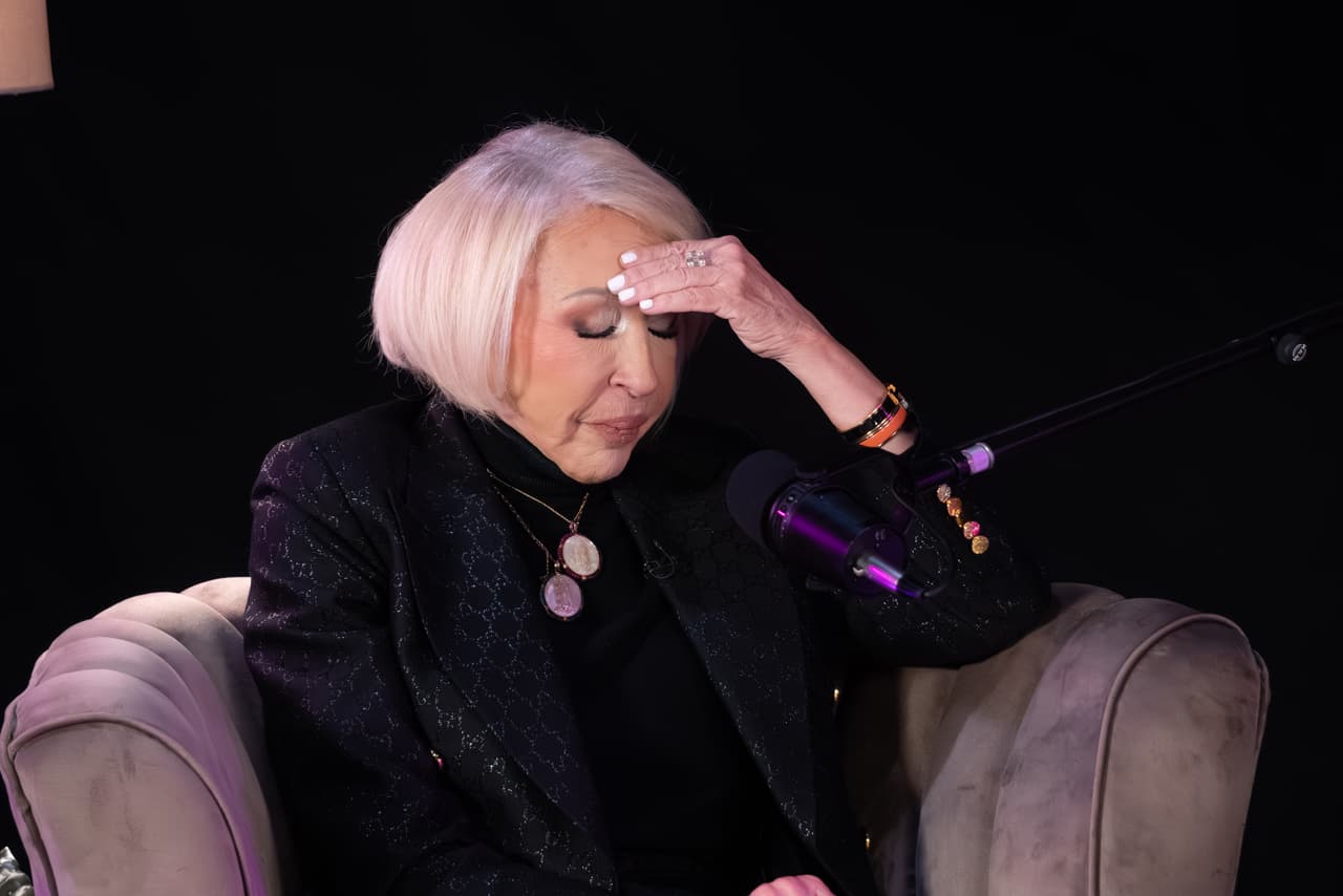 Entre lágrimas, Laura Bozzo asegura que metió en severos problemas a su familia