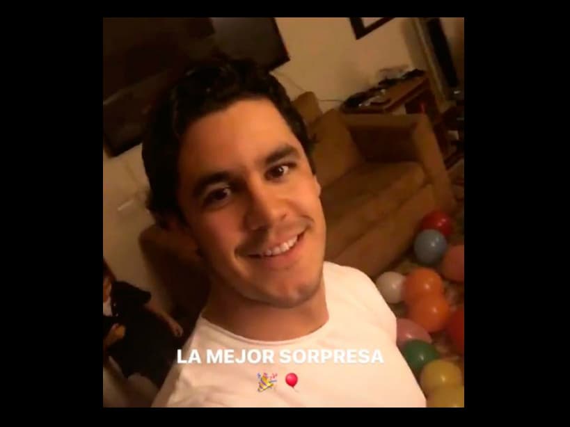 Mellizos de Biby Gaytán sorprenden a Eduardo Capetillo Jr en su cumpleaños.