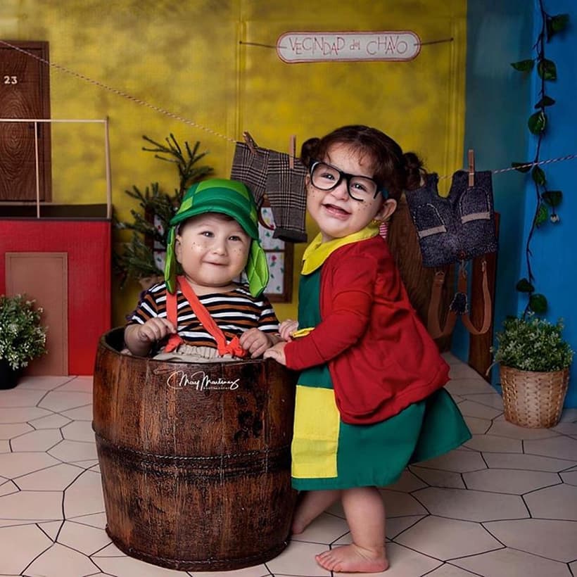 Lucca, el hijo del cantante Chyno Miranda, se vistió como ‘El chavo’ en compañía de Amor Pérez, la niña de Marco Pérez.