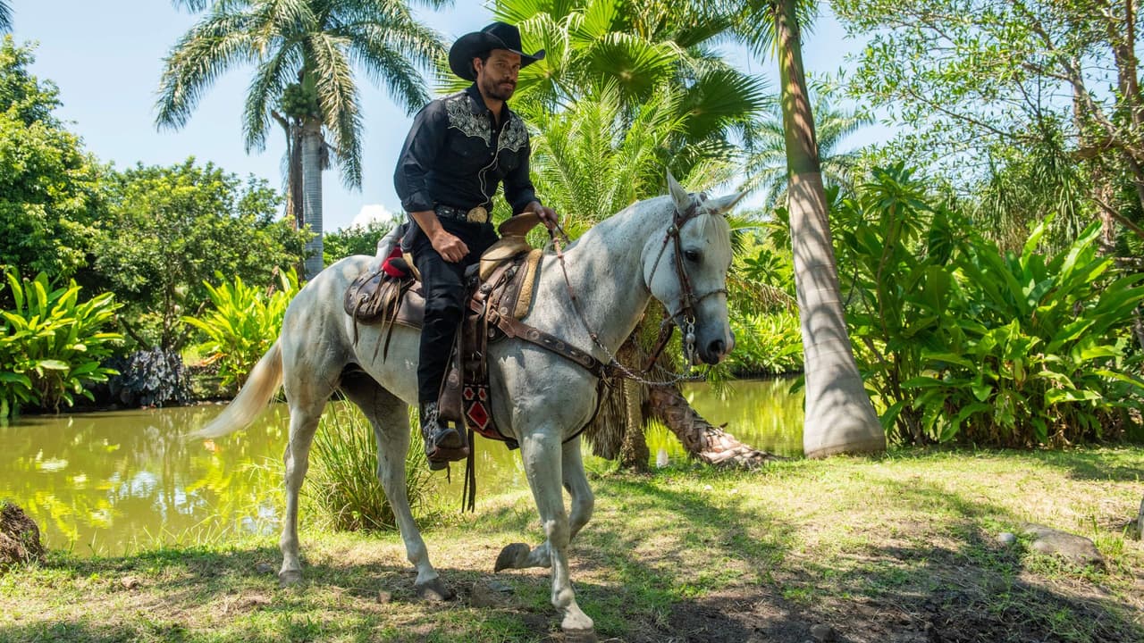 Brandon Peniche es el capataz de la hacienda de 'Doménica Montero'