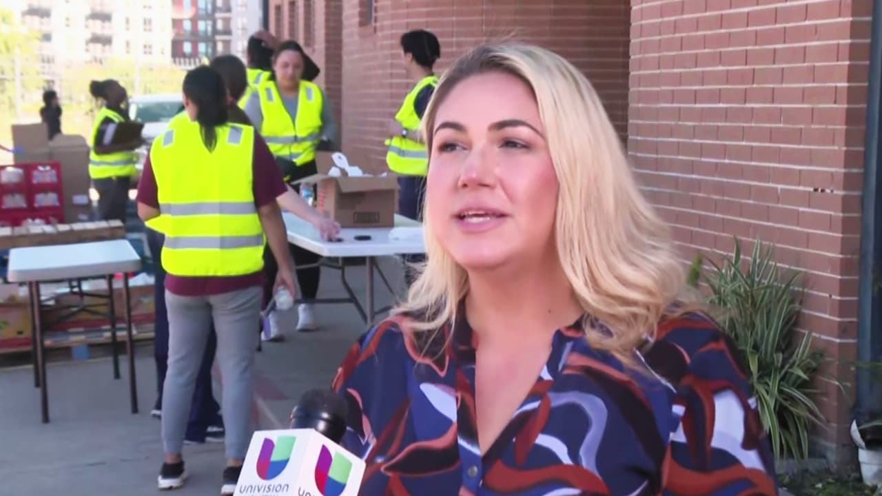 Caridades Católicas en Houston invitan a bancos de comida, ofrecen consejería y pago de rentas