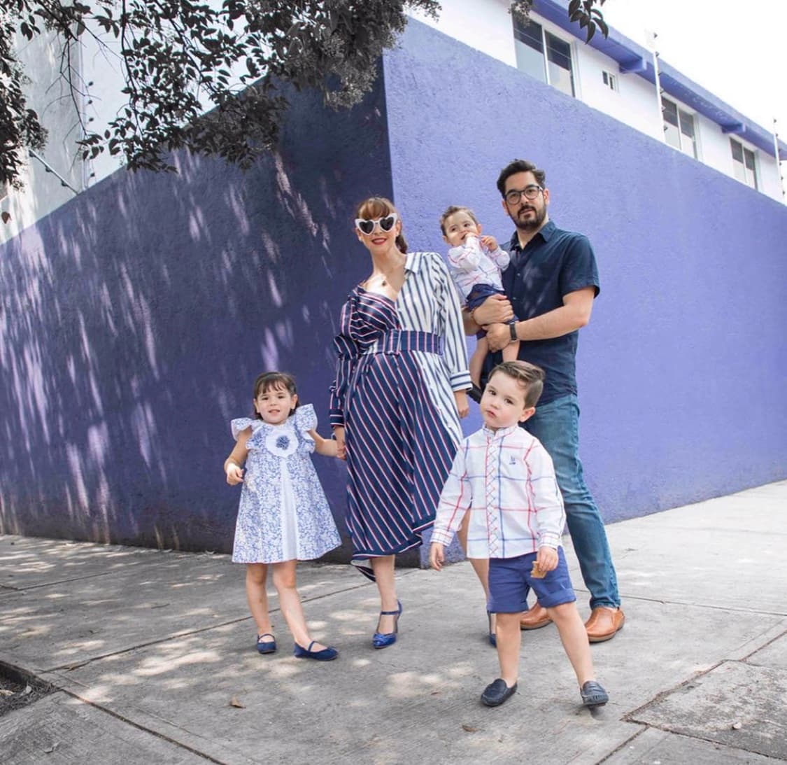Y es que, al lado de Ortíz de Pinedo, quien es hijo del también productor y actor Jorge Ortíz de Pinedo, Torre ha formado una tierna familia con sus tres pequeños, que, además, son su vivo retrato. ¡Conócelos!