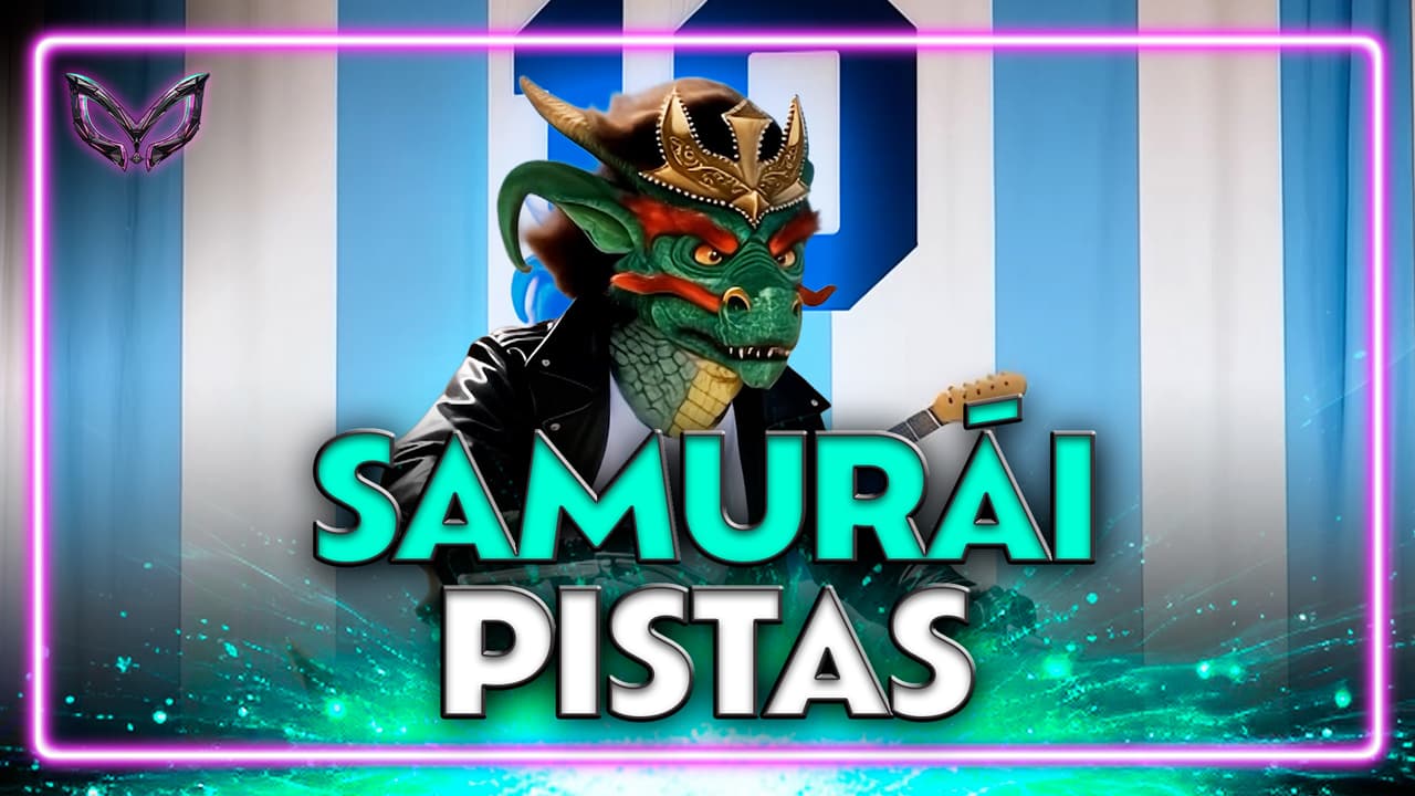 Samurái rueda hasta el escenario junto a su dragoncilla y su motocicleta