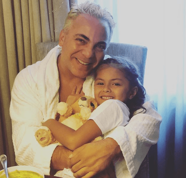 Recordemos que Rafaela es producto de la relación que sostuvieron Cristian Castro y Paola Eraso, con quien la menor vive en Colombia.