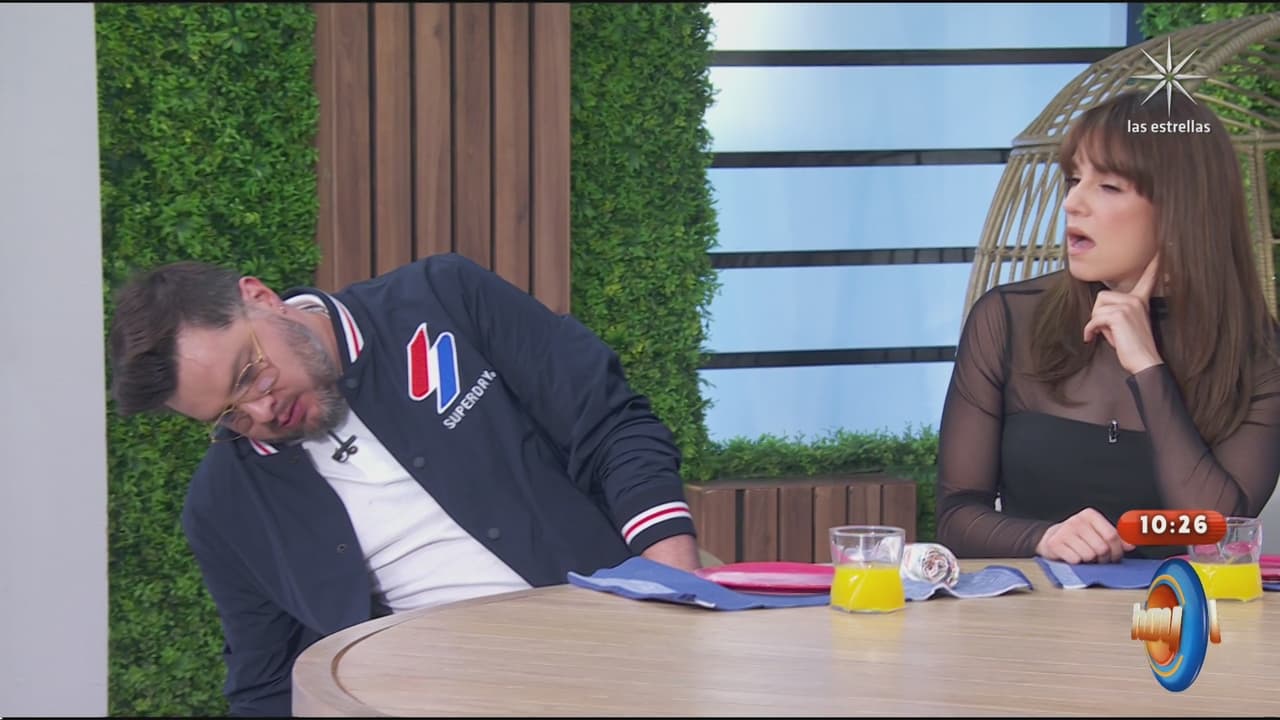 Conductor de Hoy interrumpe el programa y con voz entrecortada revela lesión que sufrió: Galilea Montijo reacciona en vivo