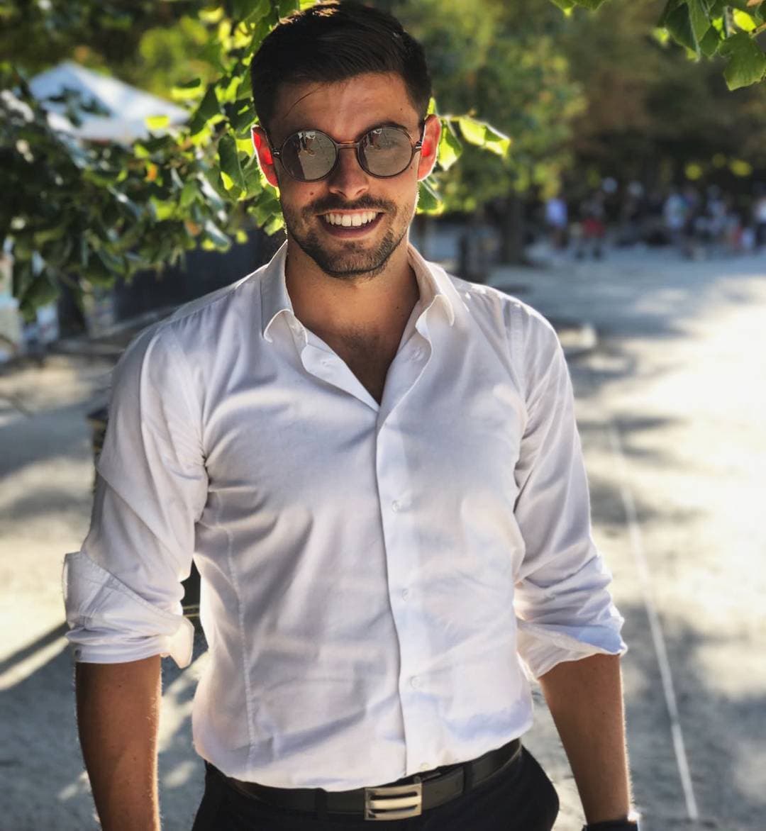 El actor compartió que formar parte de ‘Los ricos también lloran’ es muy importante porque lo conecta con su abuelita Teresa, quien era fan de la versión de Verónica Castro.