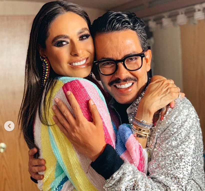 “Qué rico encontrarse amigos tan queridos. @manolocaro te quiero”, compartió en su post mientras abraza al director.