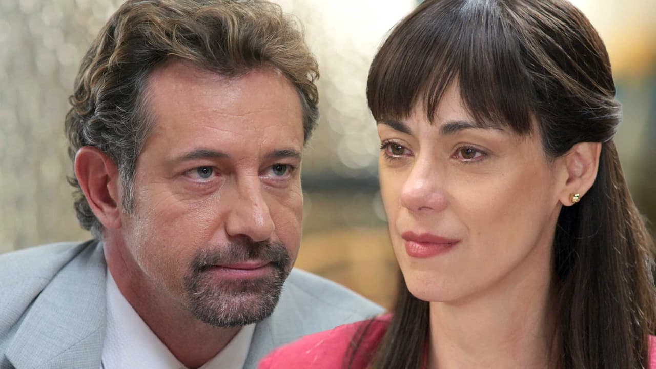 Leandro usa el secreto de Manuela para acorralarla