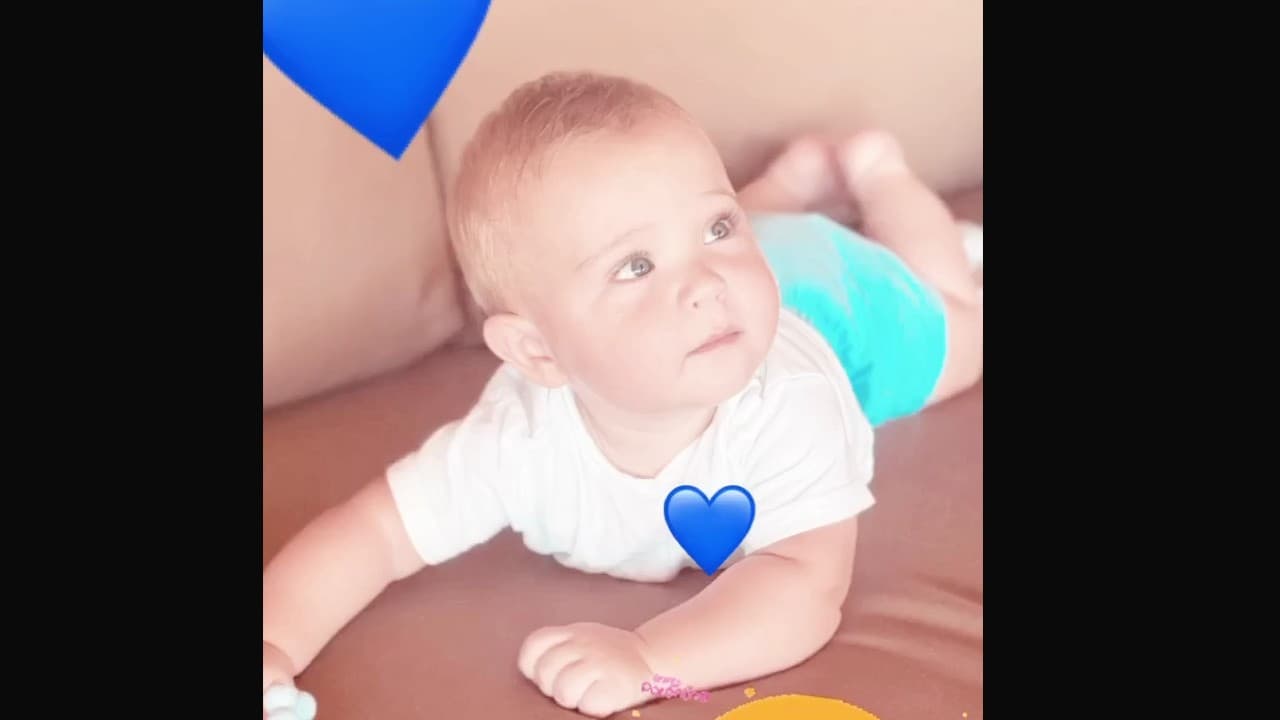 Anahí demuestra que su hijo es su clon