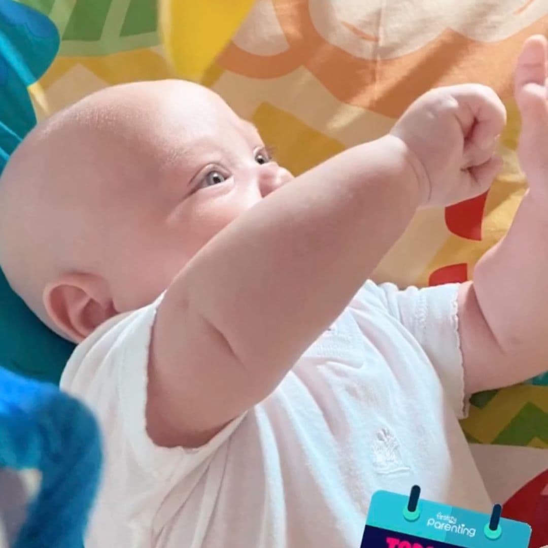 La imagen llamó la atención de los usuarios en redes sociales, quienes se deshicieron en halagos al pequeño: “Hermoso”, “Qué cosa tan hermosa”, “felicidades, los mismos ojos”.