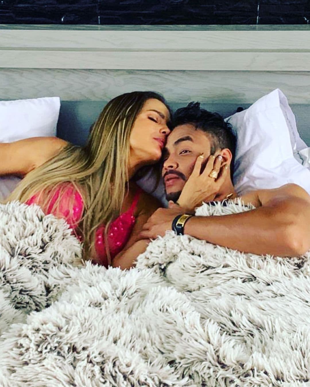 Sin embargo, lo que causó gran interés es que tan solo hace algunas semanas la cubana había confirmado su noviazgo con el cantante Marko Peña, quien es 18 años menor que ella.