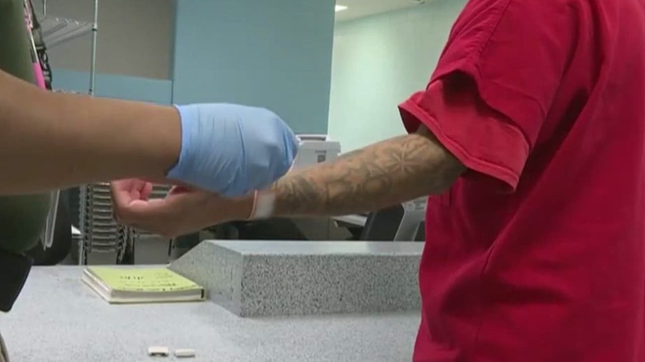 Hablemos de inmigración | Gobierno sustituye operativos de ICE masivos por acciones dirigidas