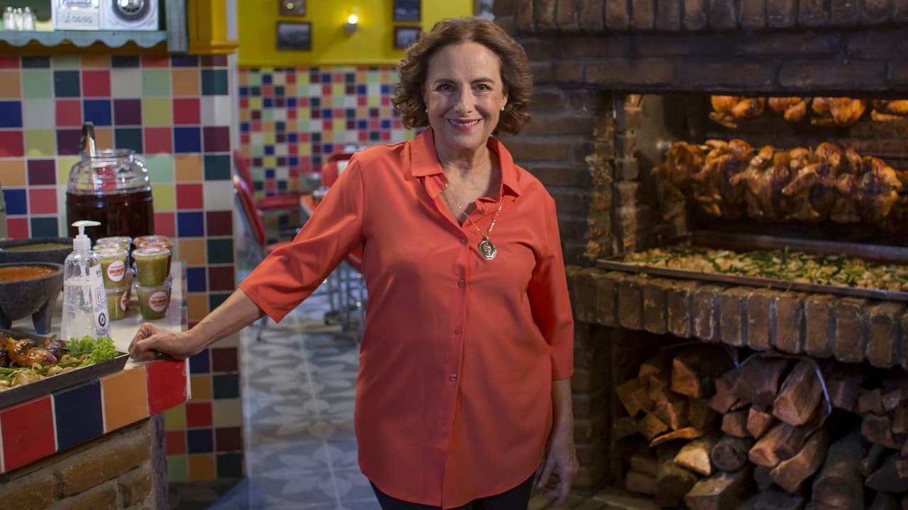 ¡‘Doña Luz’ es toda una mamá gallina! Conócela en ‘¿Qué le pasa a mi familia?’