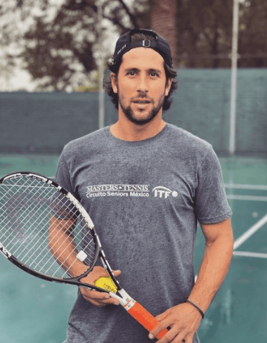 ¿Qué deporte/ejercicio te gusta practicar? "Correr y jugar tenis".