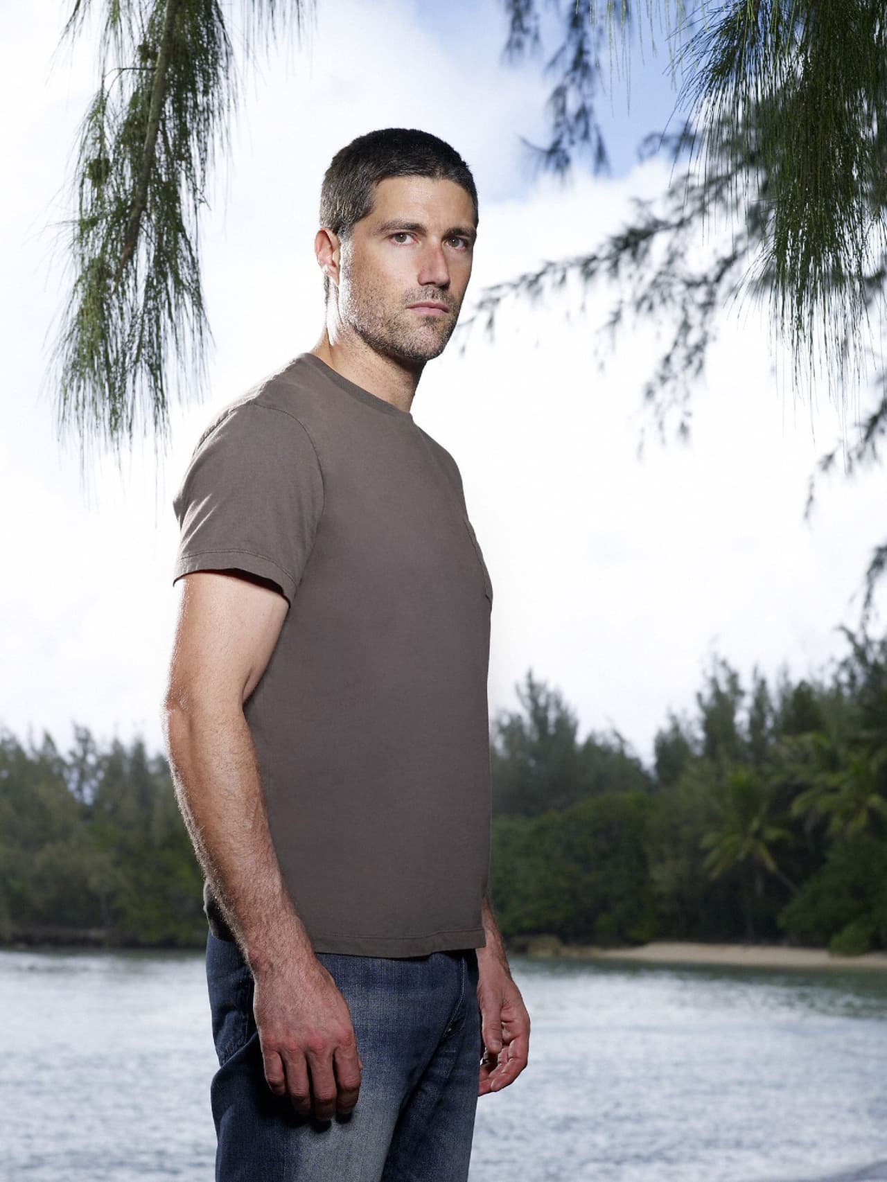 Durante la grabación de una pelea en ‘Lost’, Terry O’Quinn apuñaló a Matthew Fox con un cuchillo real, por suerte el actor llevaba un chaleco que le salvó la vida (FOTO: ABC)