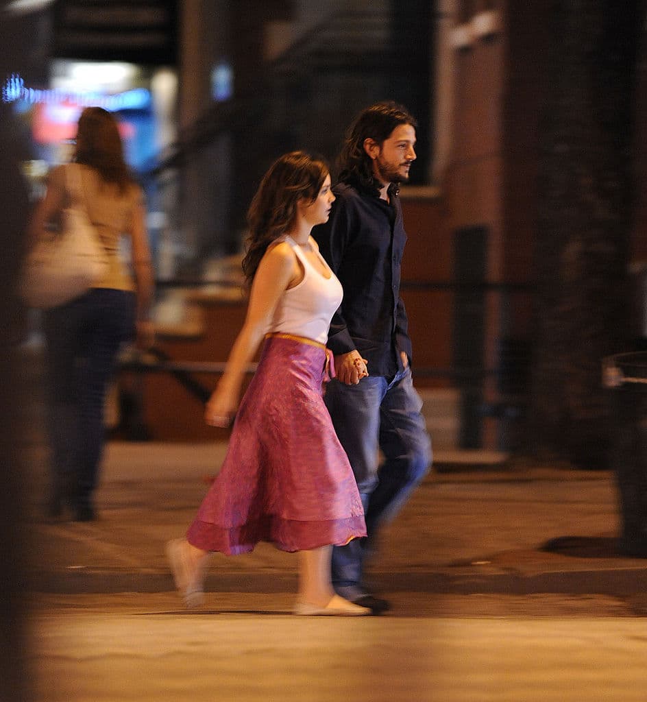 A la pareja se pudo ver en innumerables ocasiones paseando en Los Ángeles en familia, además, de mostrar su admiración por los proyectos en los que se encontraba cada uno, como el naciente inicio de Camila en la música.