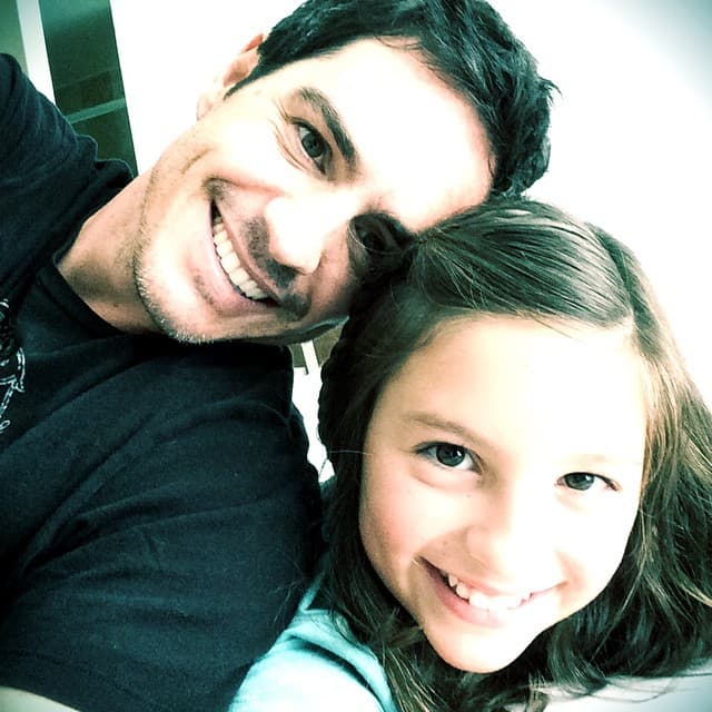 Además de Lorenza, Mauricio Ochmann es padre de Kailani, hija que procreó durante su matrimonio con Aislinn Derbez, de quien se separó a finales de 2019.