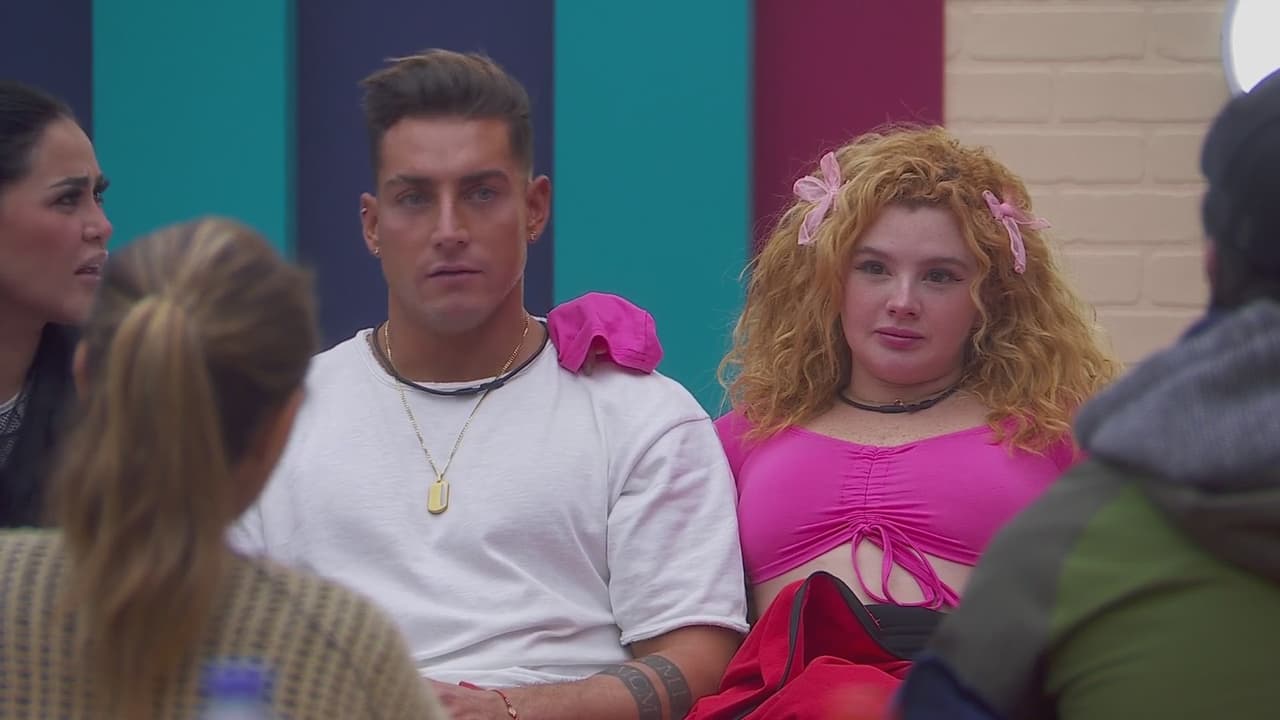 Briggitte Bozzo y Agustín Fernández se quitan la ropa y se meten juntos a la alberca: esto pasó