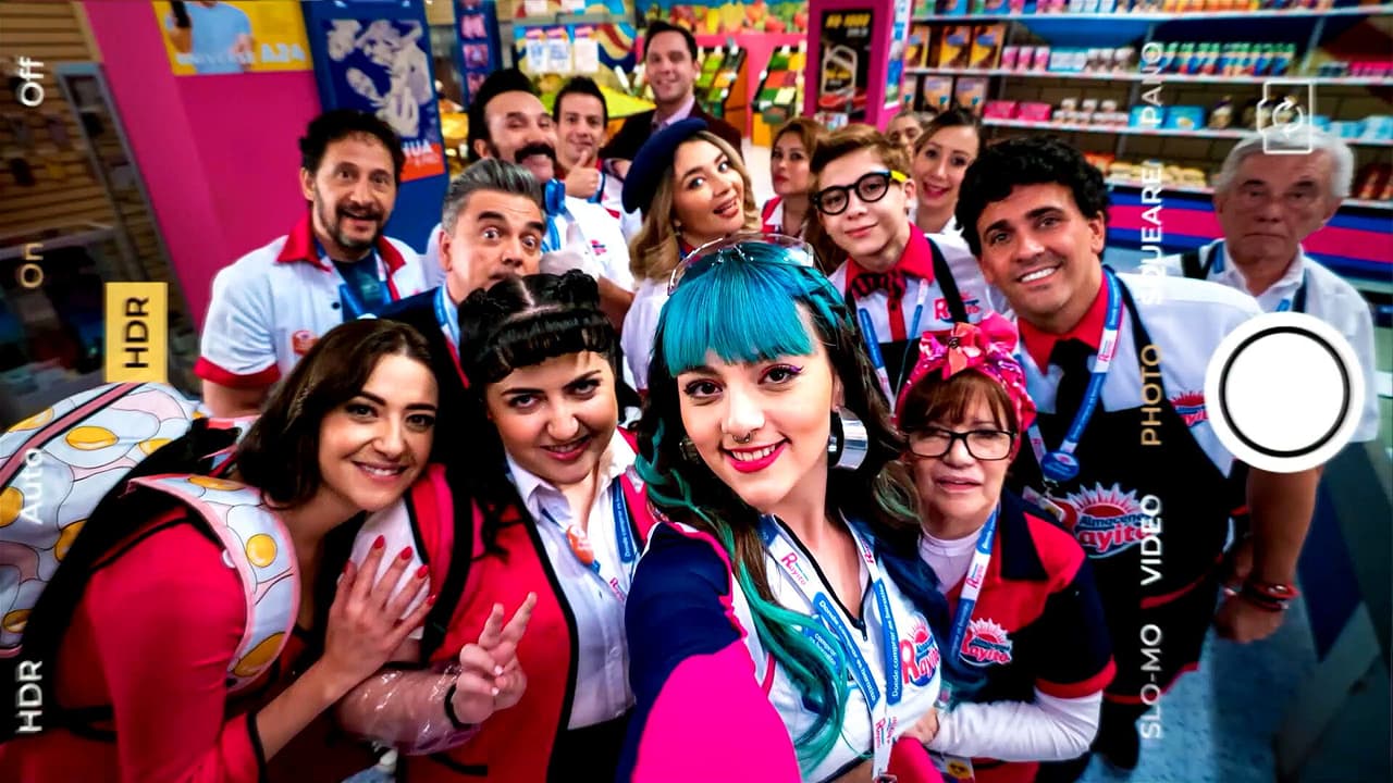 La familia de Almacenes Rayito no se separa por nada