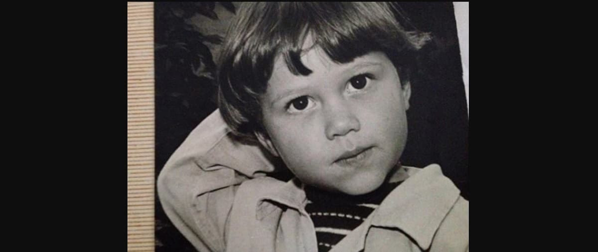 Matías Novoa es el compañero de melodrama de Michelle Renaud y su foto de niño deja a más de uno impresionado, pues luce irreconocible.