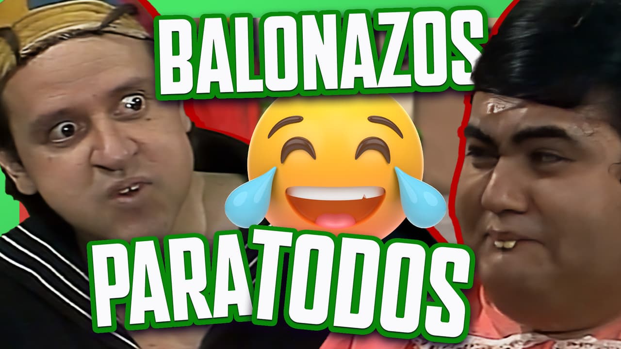 Quico y el Chavo juegan a los penales en el patio