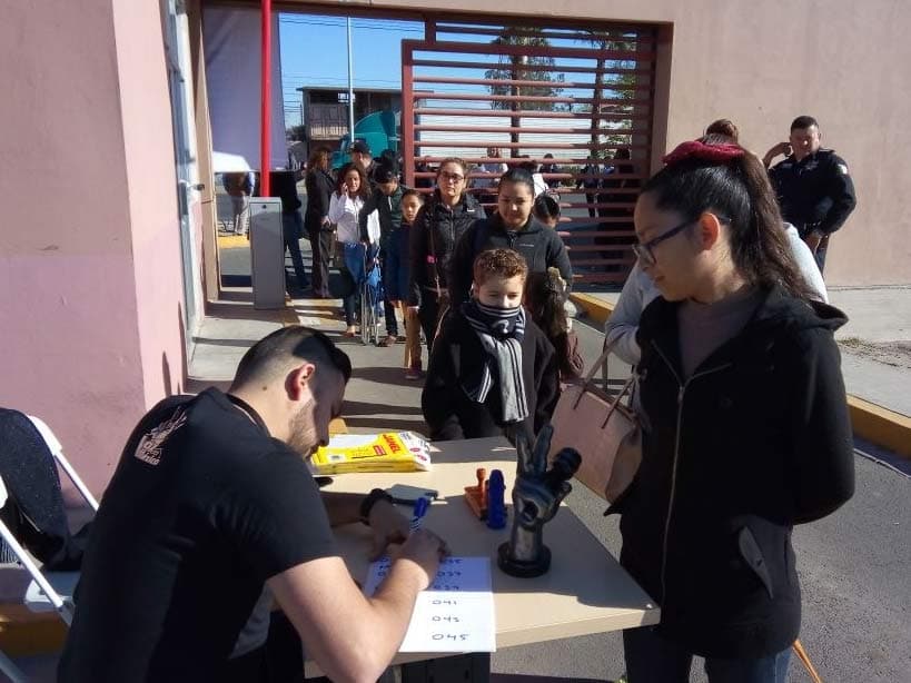 En el casting para La Voz Kids, los niños llegaron acompañados de sus padres para realizar su registro