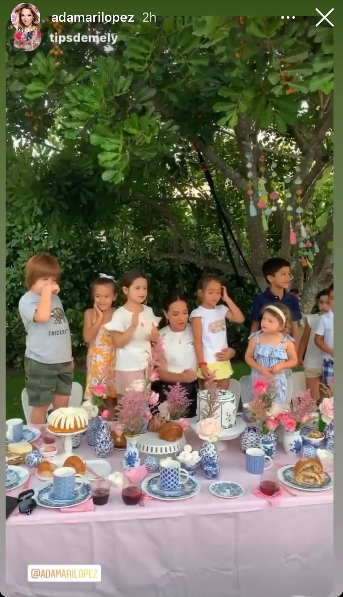 Por supuesto que a esta celebración no podía faltar Alaïa, su pequeña hija de seis años, y quien, en compañía de más niños, celebró a su famosa mamá.