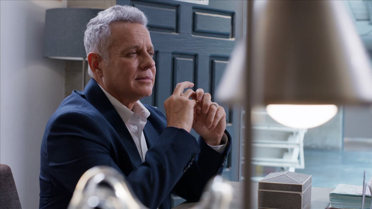 Rogelio liquida las deudas de Camila