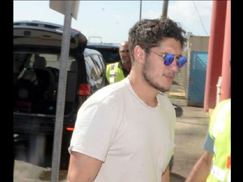 El joven fue visto recientemente con su papá en Puerto Rico