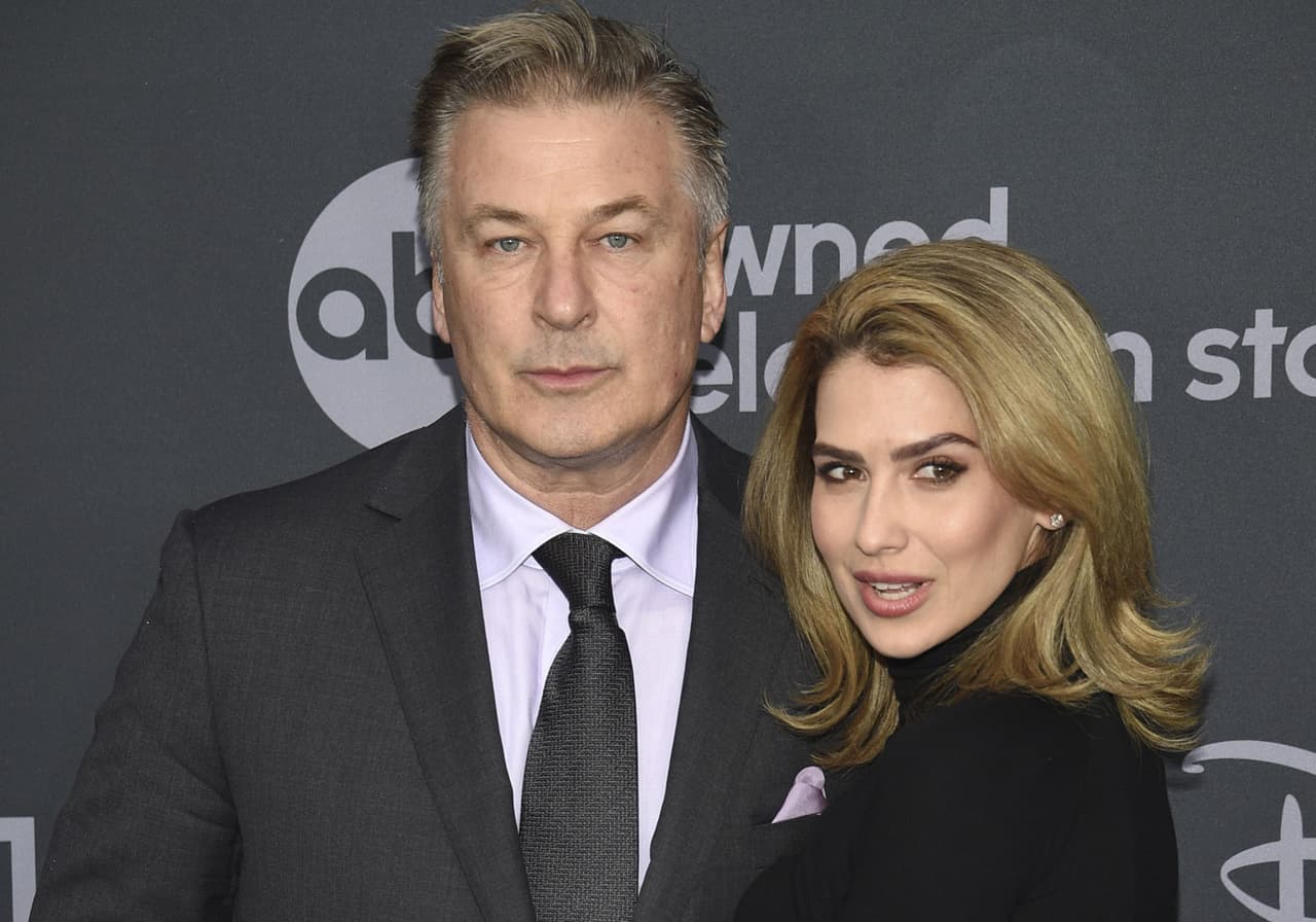Con emotivo video, esposa de Alec Baldwin revela que sufrió otro aborto espontáneo
