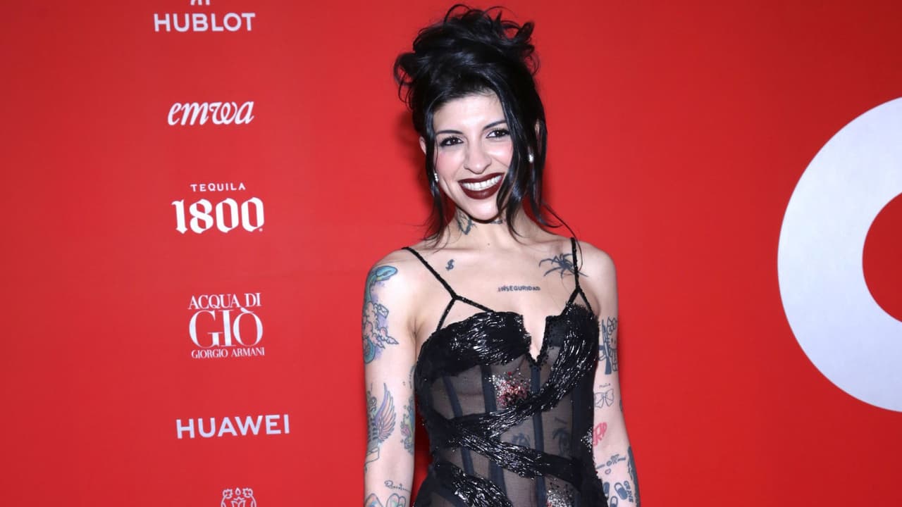 Cazzu arrasa en redes al festejar su cumpleaños con tremenda fiesta; hace inesperado anuncio