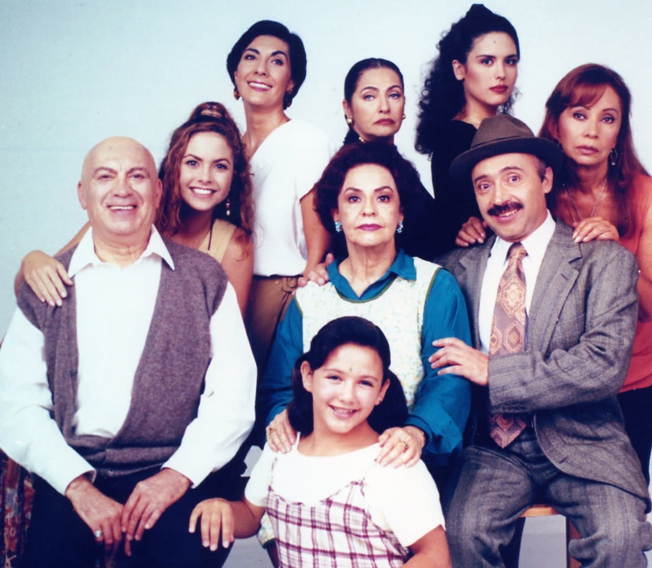 El elenco de 'Lazos de amor'.