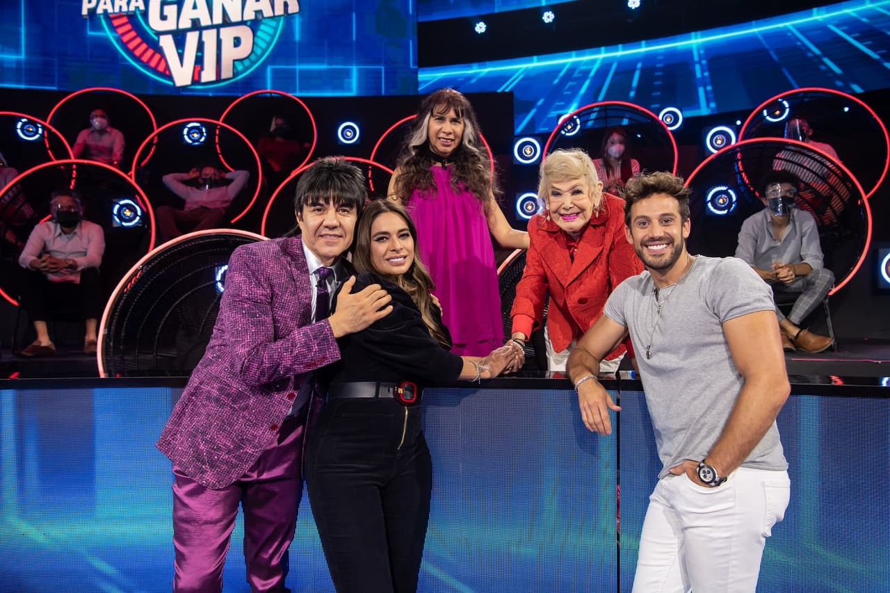 Los presentadores jugaron por el sueño de Samantha Flores García, quien creó la Fundación Ayudando, que apoya a adultos mayores con VIH.