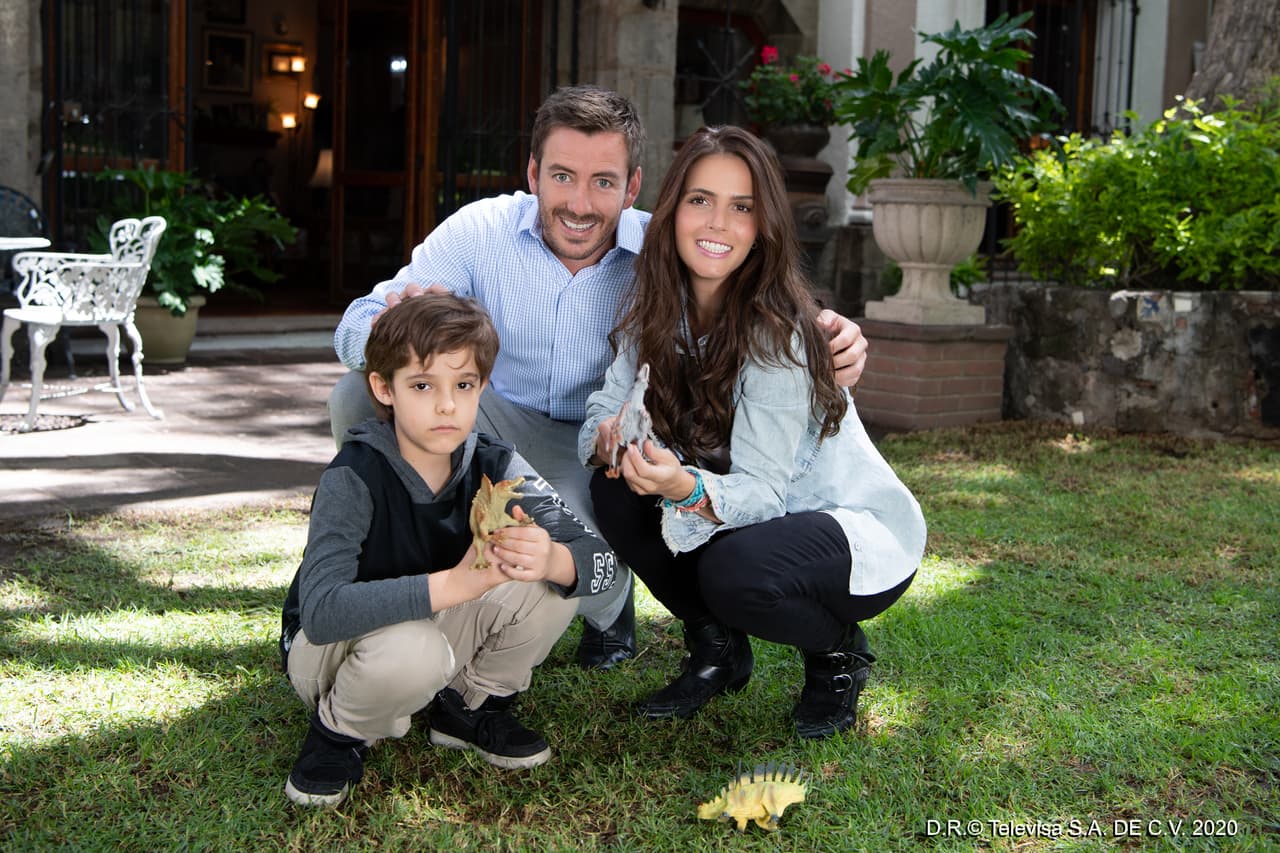 ¿Logrará la familia Falcón ‘Vencer el Desamor’? Claudia Álvarez, Juan Diego Covarrubias y el elenco responden