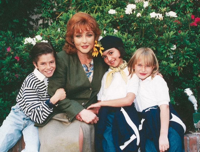 Tras la exitosa novela, la pequeña, quien tenía tan solo nueve años cuando trabajo en Agujetas de color de rosa, siguió en la actuación y sumó a su carrera grandes proyectos.