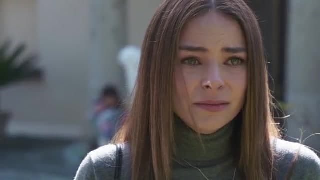 Isabella abandona a Valentina en un orfanato