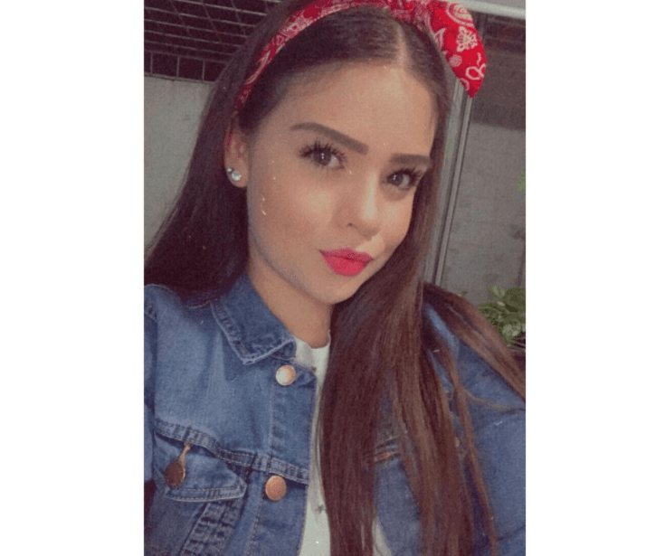 A través de las redes sociales, la joven, de hoy 19 años, deja ver aspectos de su vida y reveló que recientemente debutó como empresaria con una línea llamada Zapatos Karla Maciel.