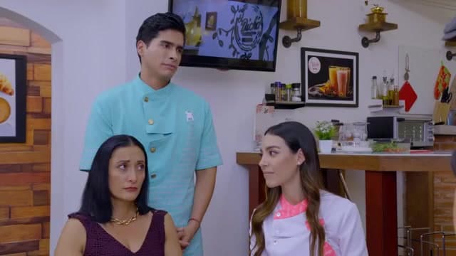 Ximena desata los celos de su prima por ¿coquetearle a su novio?