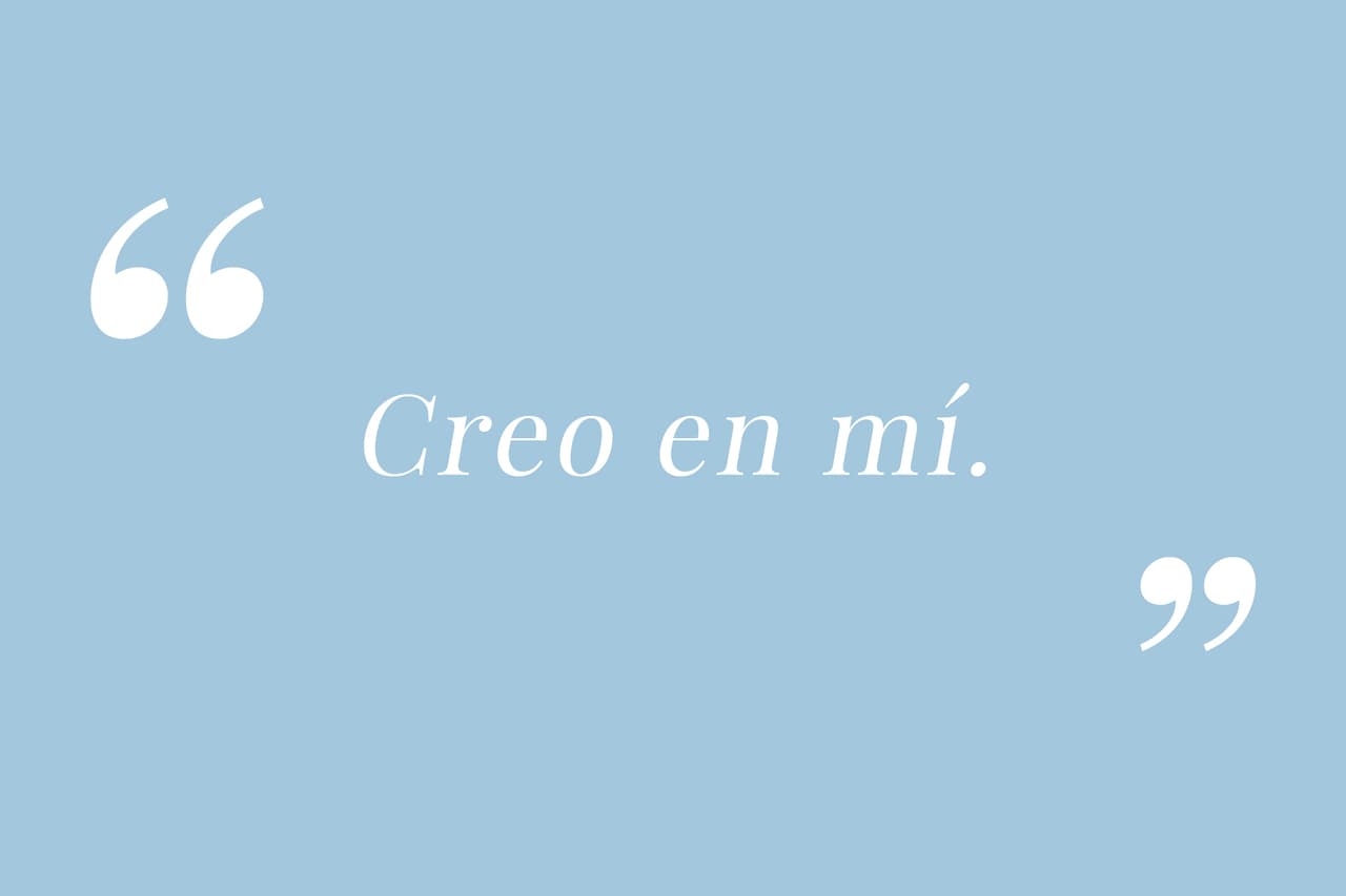 Esta frase pretende mitigar ese sentimiento que nos frena y que muchas veces dos deja congelados: el miedo. Está bien equivocarse. Lo que no es correcto es frenar, parar, quedarse congelado. Comprométete contigo mismo, con tus habilidades, con tus fallos y confía en ti.